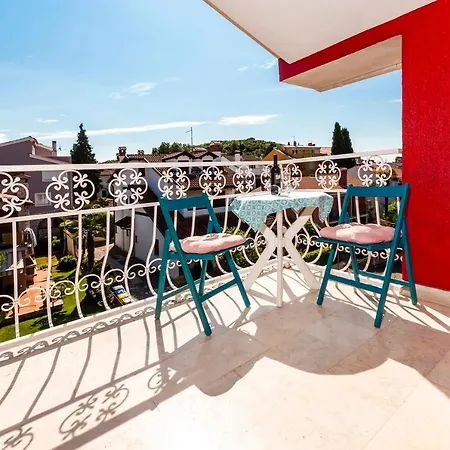 Ava Apartment