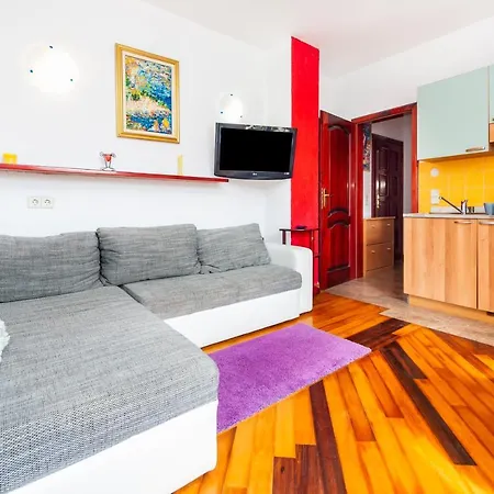 Ava Apartment