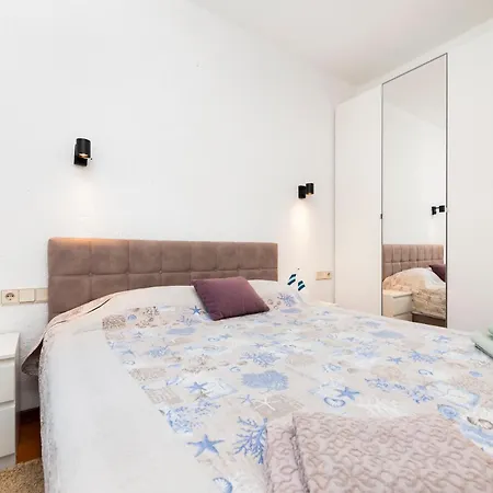 Ava Apartment *